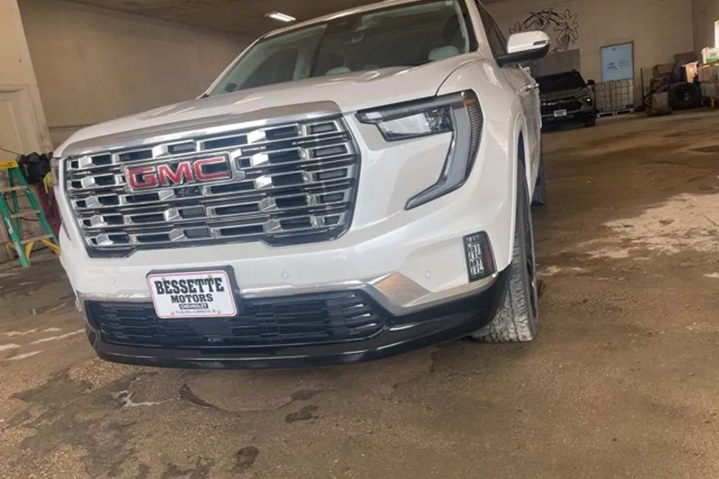 2024 Gmc Acadia Denali photo 1