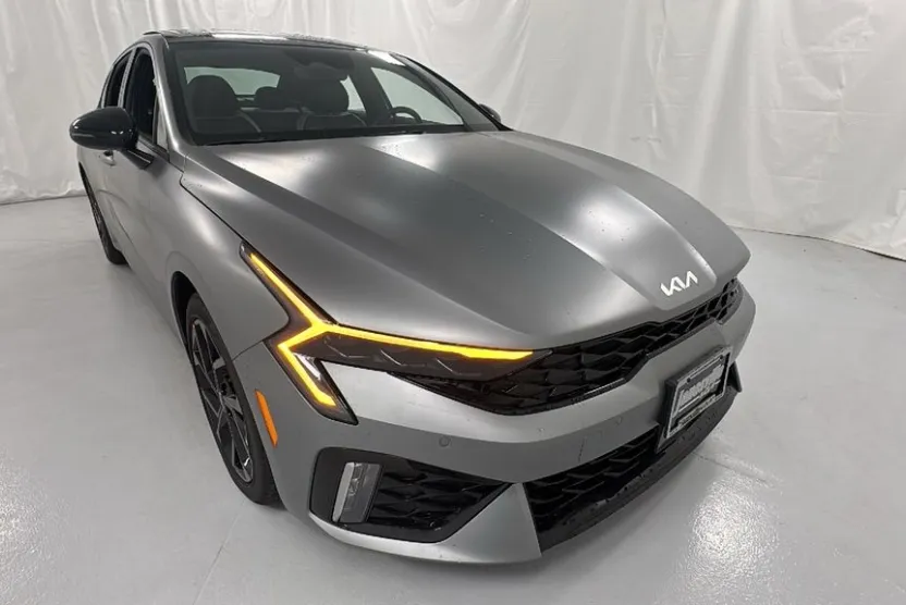 2026 Kia K5 GT-Line photo 1