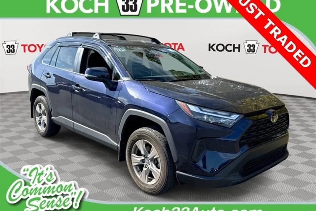 2023 Toyota RAV4 XLE photo 1
