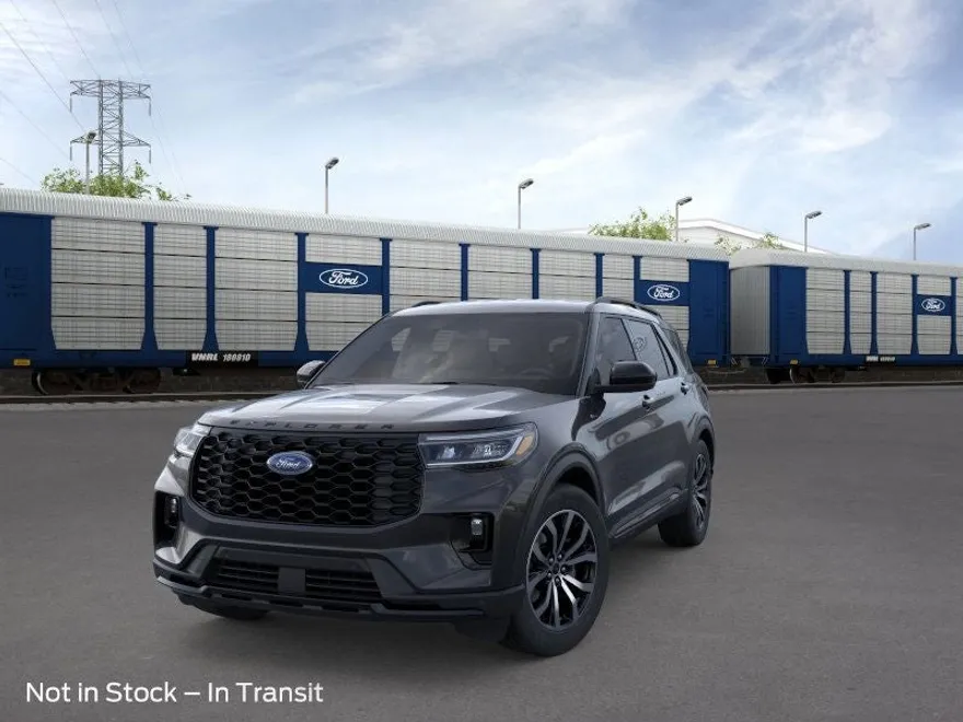 2025 Ford Explorer ST-Line photo 1