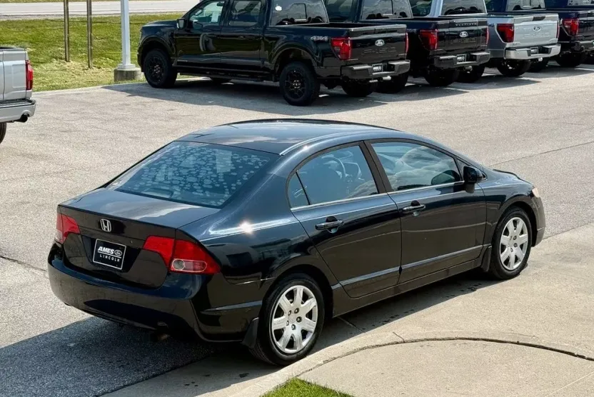 2008 Honda Civic LX photo 1