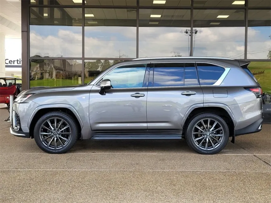 2023 Lexus LX Base 600 F SPORT photo 1