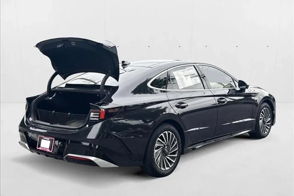 2025 Hyundai Sonata Hybrid Limited photo 1