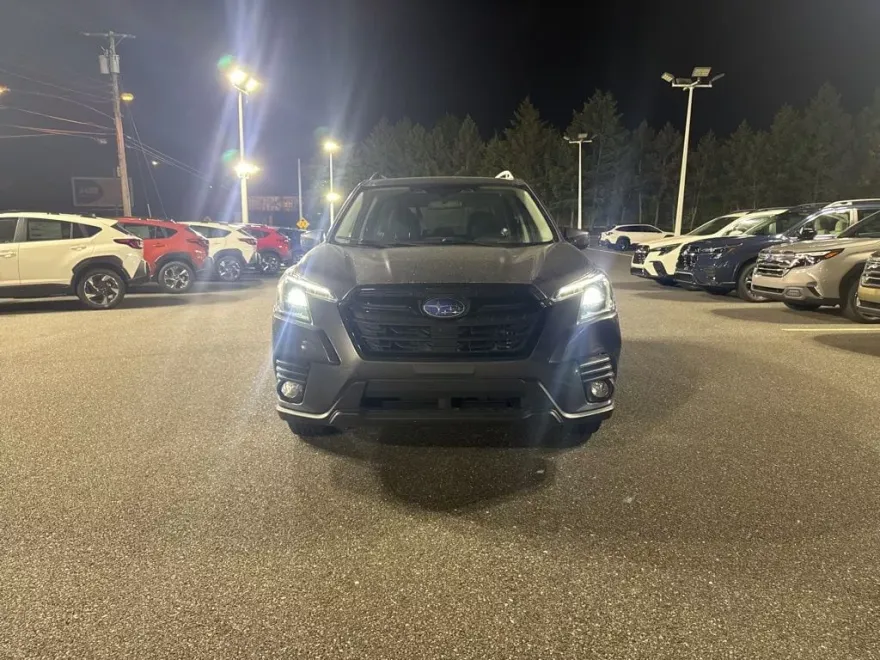 2023 Subaru Forester Premium photo 1