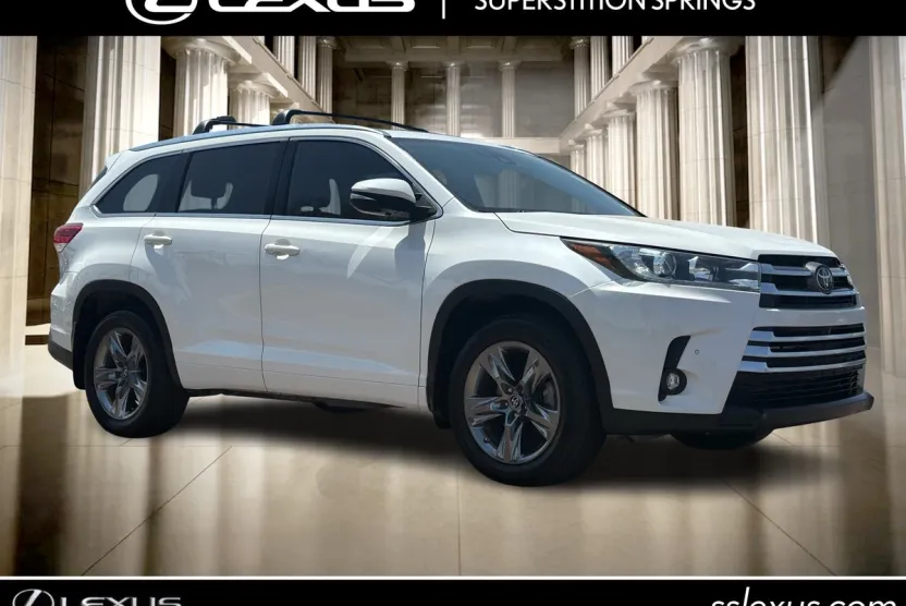 2019 Toyota 4Runner SR5 photo 1
