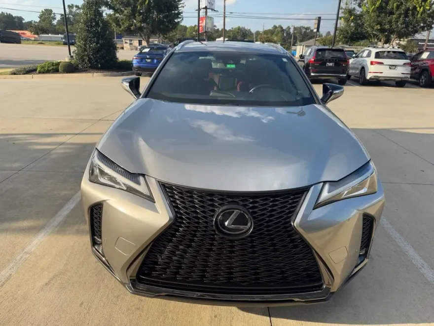 2022 Lexus UX 200 F SPORT photo 1