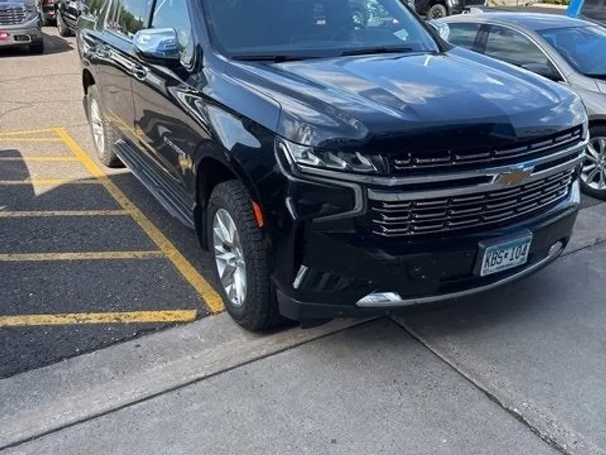 2022 Chevrolet Suburban Premier photo 1