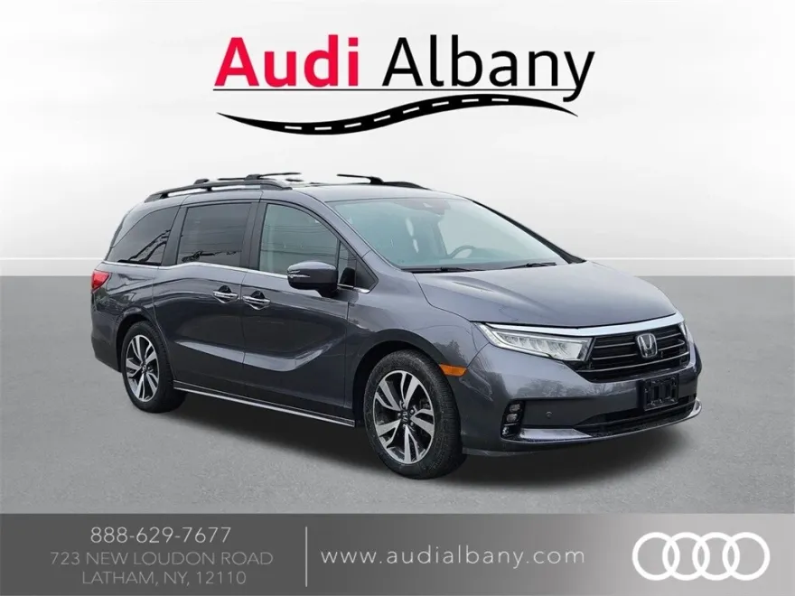 2023 Honda Odyssey Touring photo 1