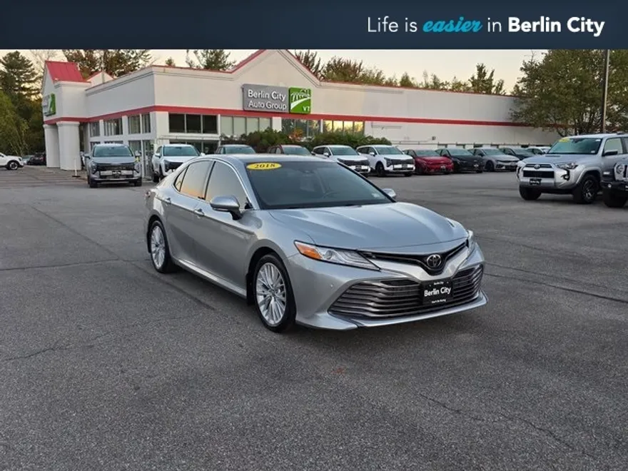 2018 Toyota Camry XLE photo 1