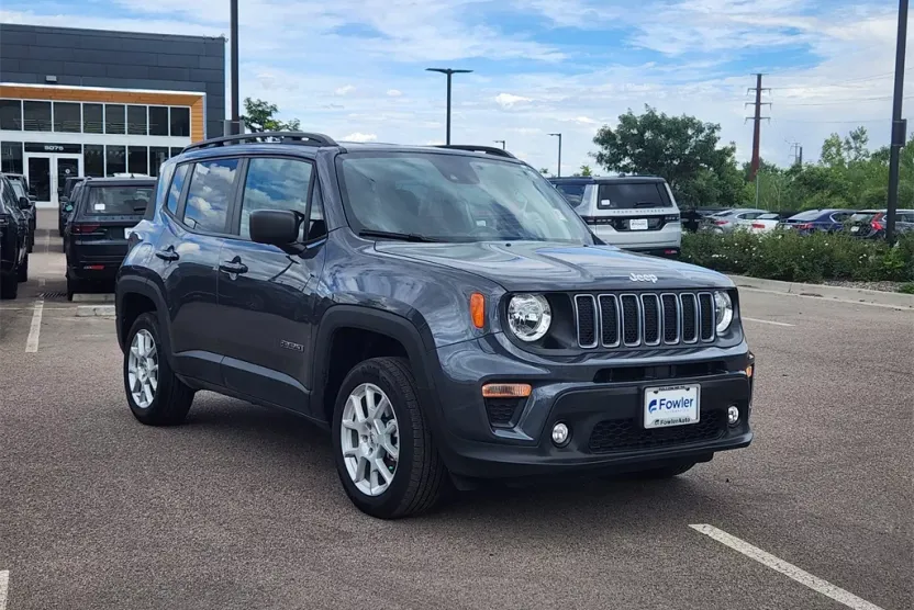 2022 Jeep Renegade Latitude photo 1