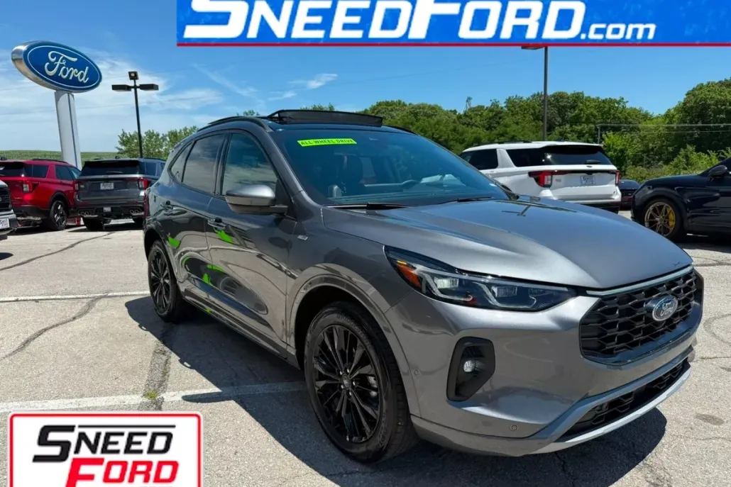 2024 Ford Escape ST-Line Elite photo 1