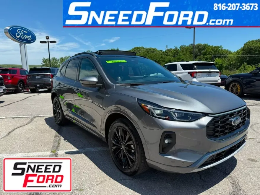 2024 Ford Escape ST-Line Elite photo 1