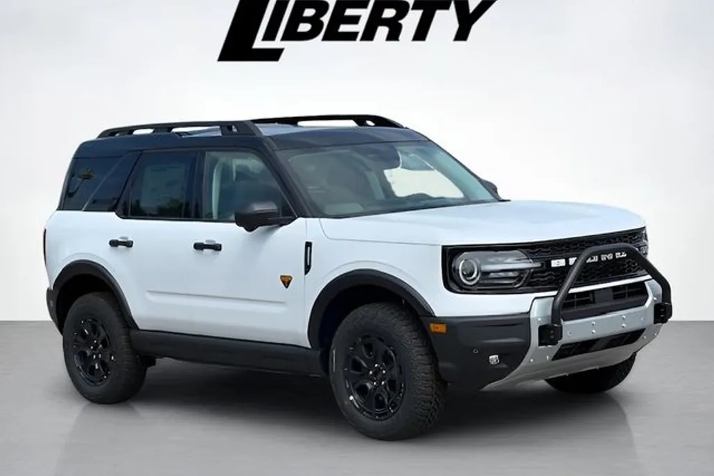 2025 Ford Bronco Sport Outer Banks photo 1