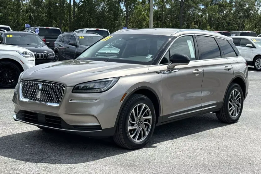 2021 Lincoln Corsair Standard photo 1