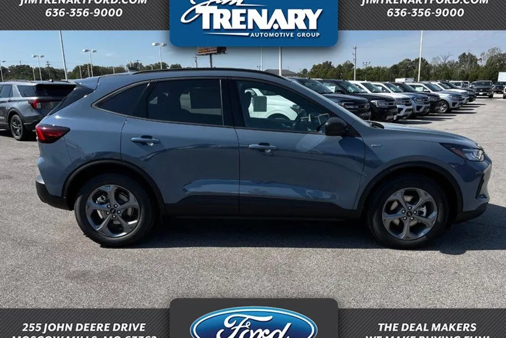 2025 Ford Escape ST-Line photo 1
