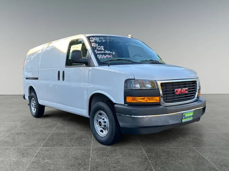 2025 Gmc Savana Cargo 2500 photo 1