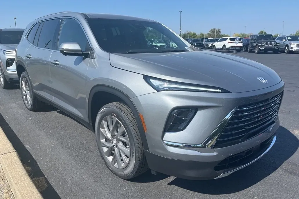 2026 Buick Enclave Preferred photo 1