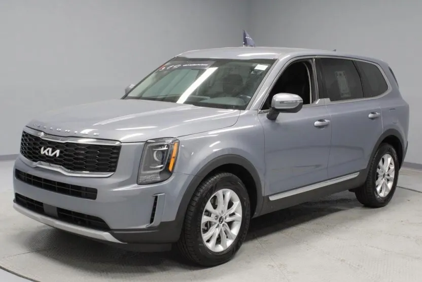 2022 Kia Telluride LX photo 1