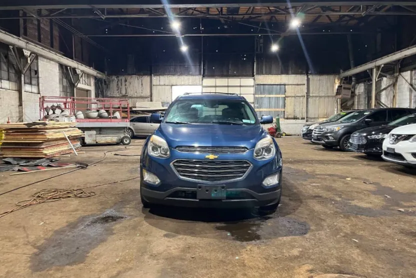2017 Chevrolet Equinox LT photo 1