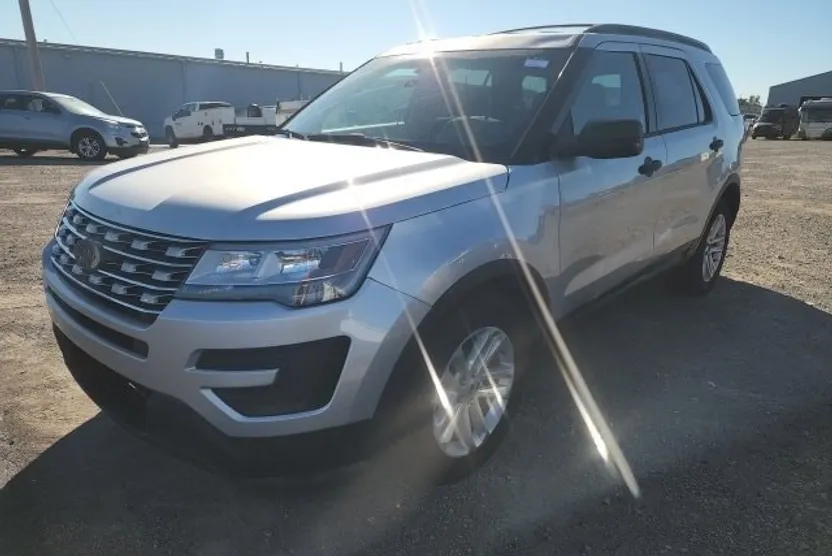 2016 Ford Explorer Base photo 1