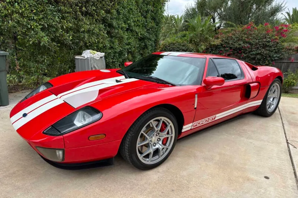 2005 Ford GT photo 1