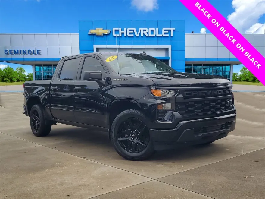 2023 Chevrolet Silverado 1500 Custom photo 1
