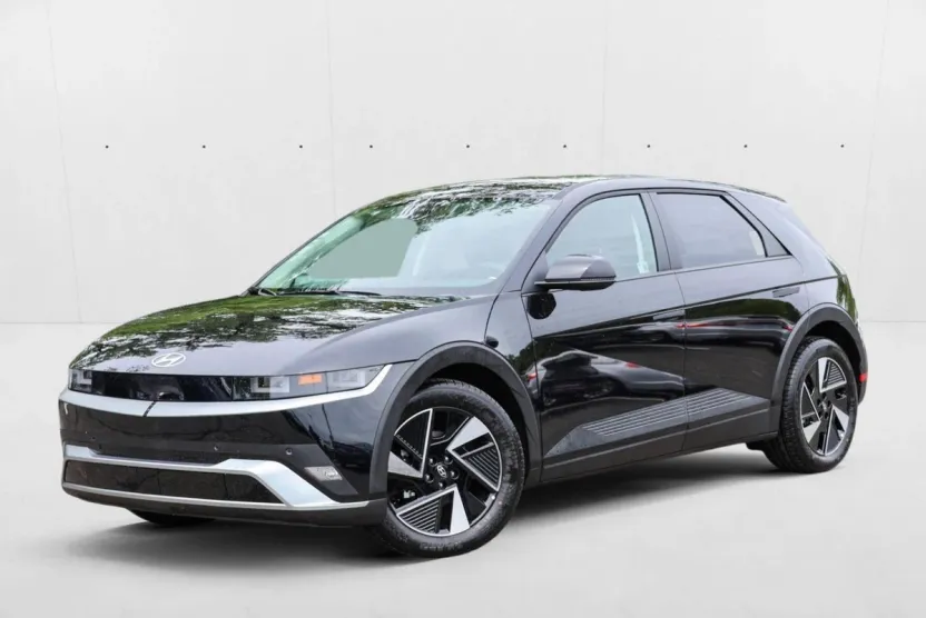 2025 Hyundai Ioniq 5 SE photo 1