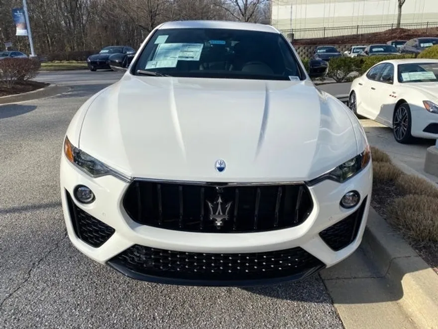 2024 Maserati Levante Modena photo 3