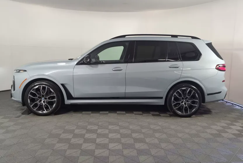 2025 Bmw X7 M60i photo 1