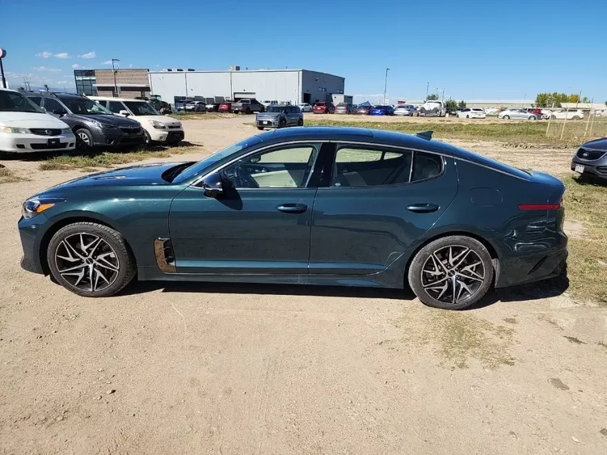 2023 Kia Stinger GT-Line photo 1