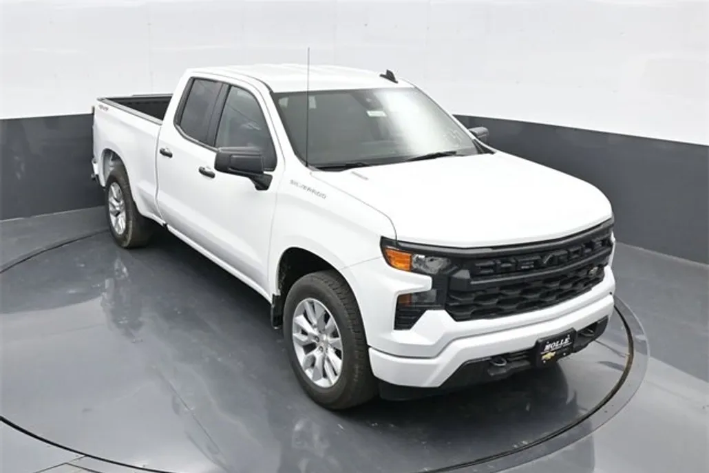 2026 Chevrolet Silverado 1500 Custom photo 1