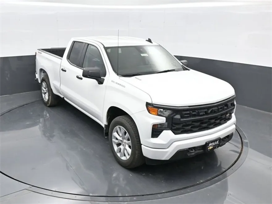 2026 Chevrolet Silverado 1500 Custom photo 1