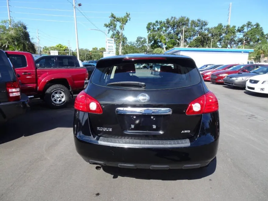 2013 Nissan Rogue S photo 1