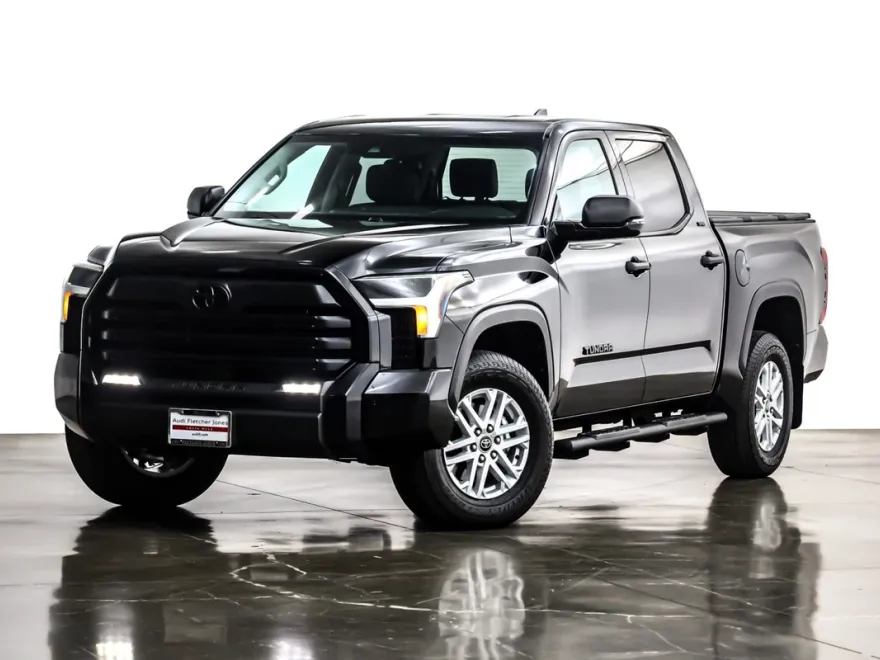 2024 Toyota Tundra SR5 CrewMax photo 1
