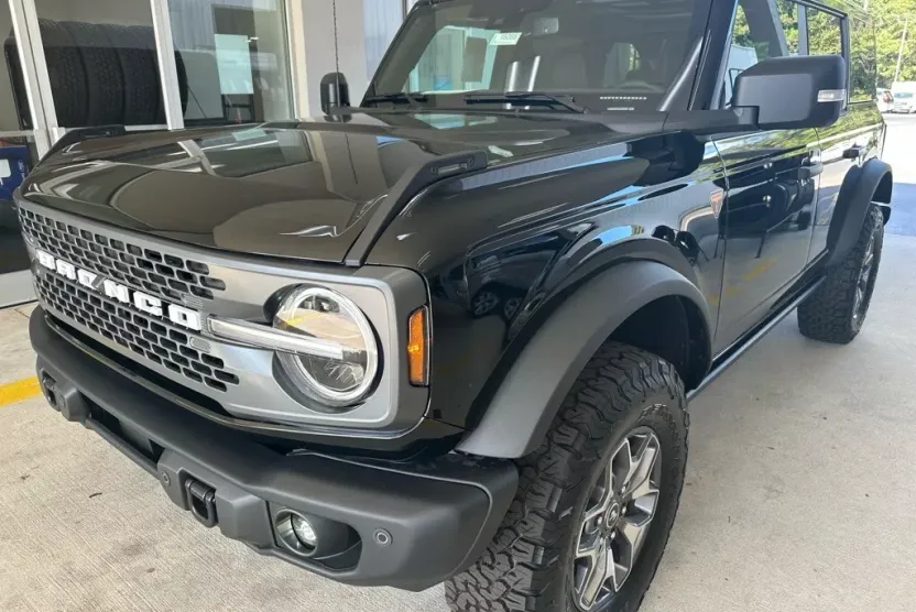2025 Ford Bronco Badlands photo 1