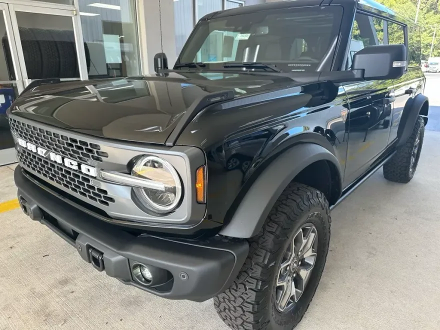 2025 Ford Bronco Badlands photo 1