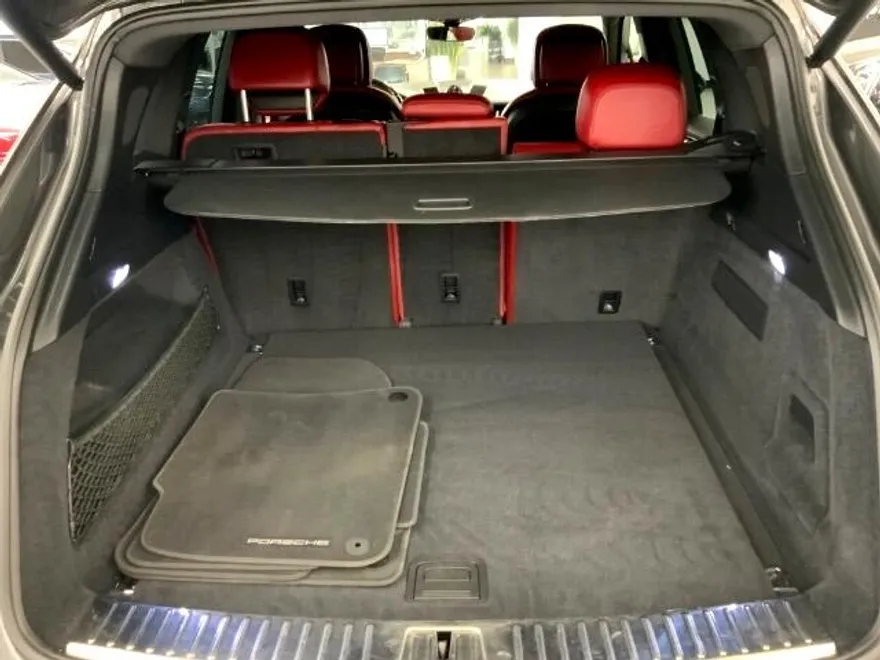 2019 Porsche Cayenne photo 32