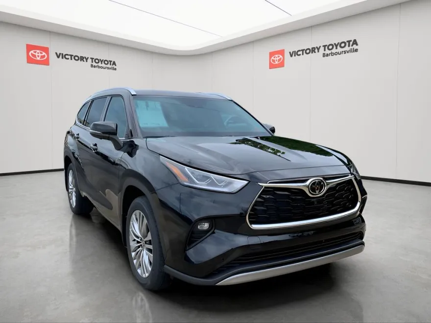 2025 Toyota Highlander Platinum photo 1
