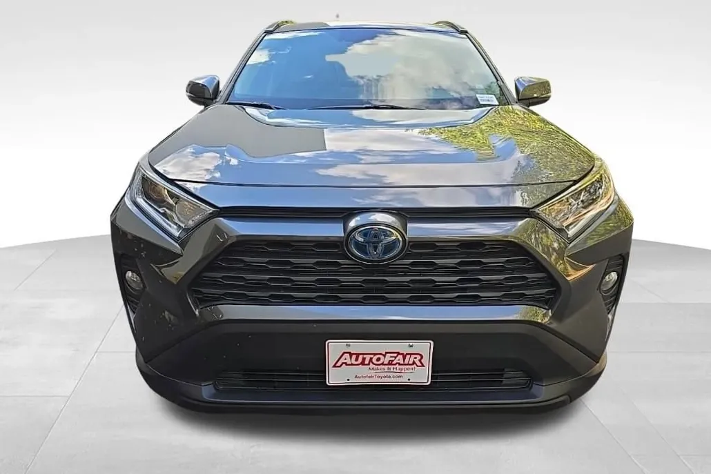 2020 Toyota RAV4 Hybrid XLE photo 1