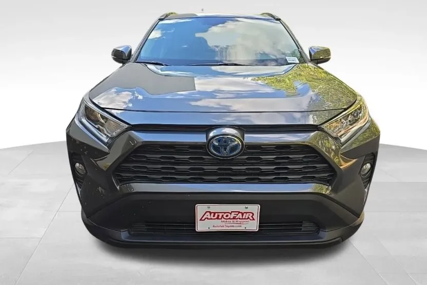 2020 Toyota RAV4 Hybrid XLE photo 1