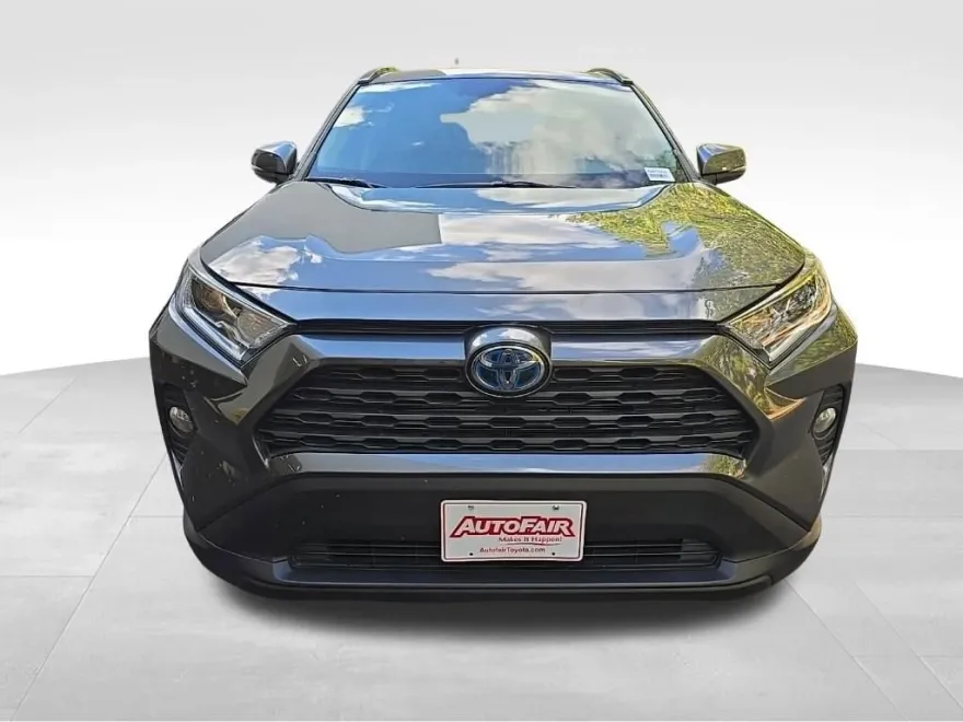 2020 Toyota RAV4 Hybrid XLE photo 1
