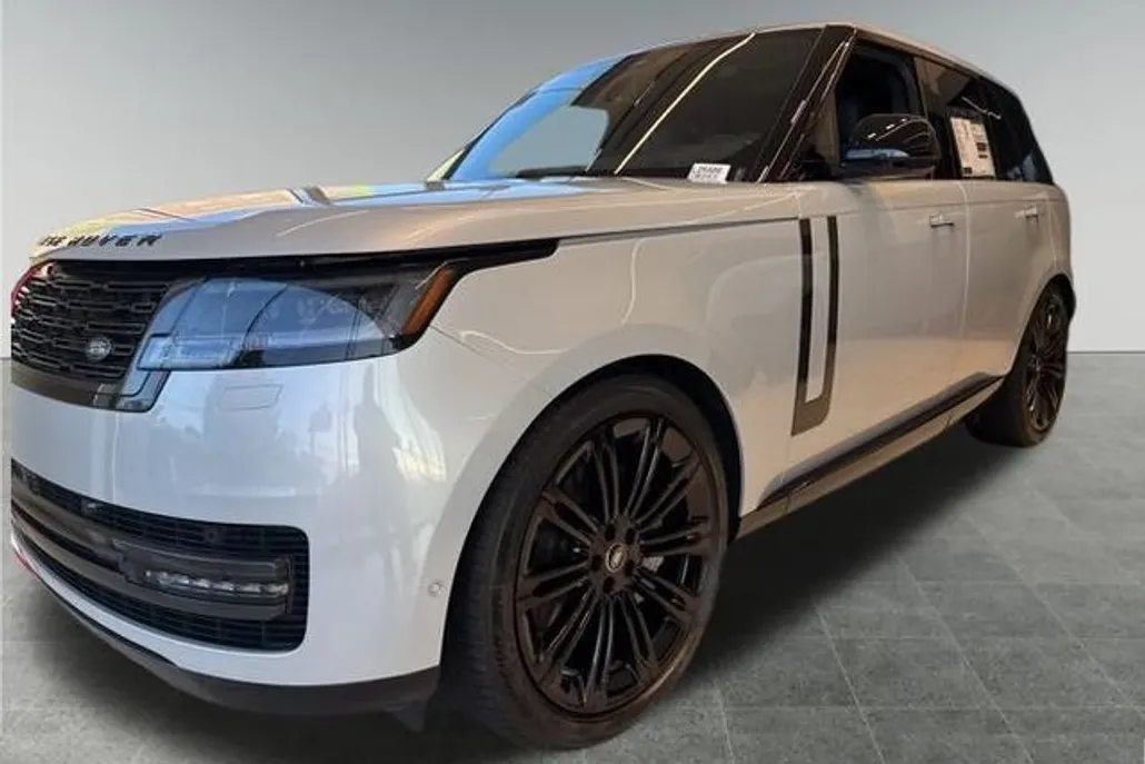 2025 Land Rover Range Rover SE photo 1