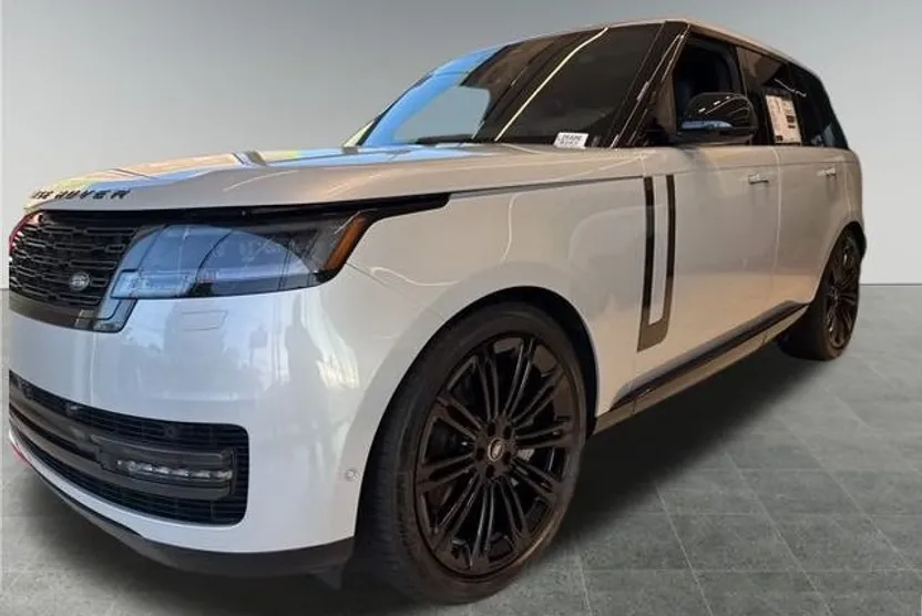 2025 Land Rover Range Rover SE photo 1