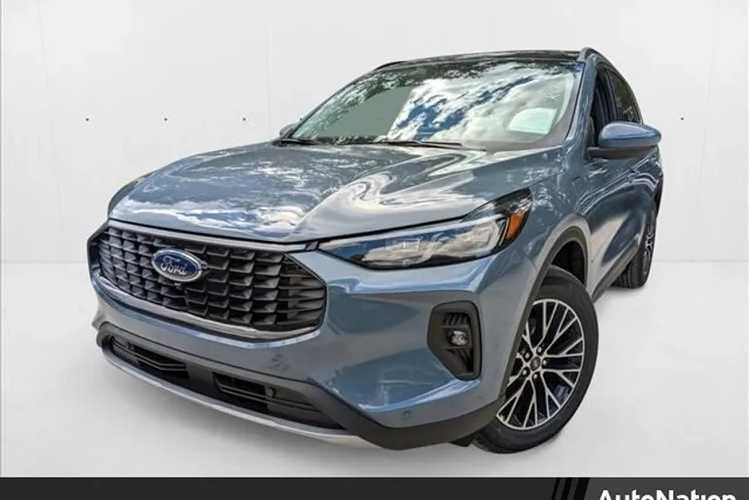 2025 Ford Escape Titanium photo 1