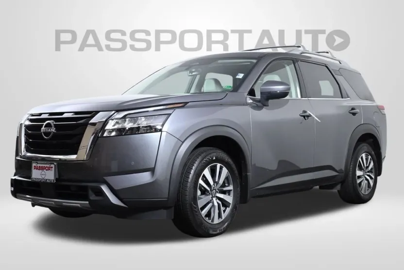 2024 Nissan Pathfinder SL photo 1