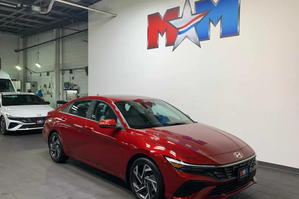 2025 Hyundai Elantra Limited photo 1