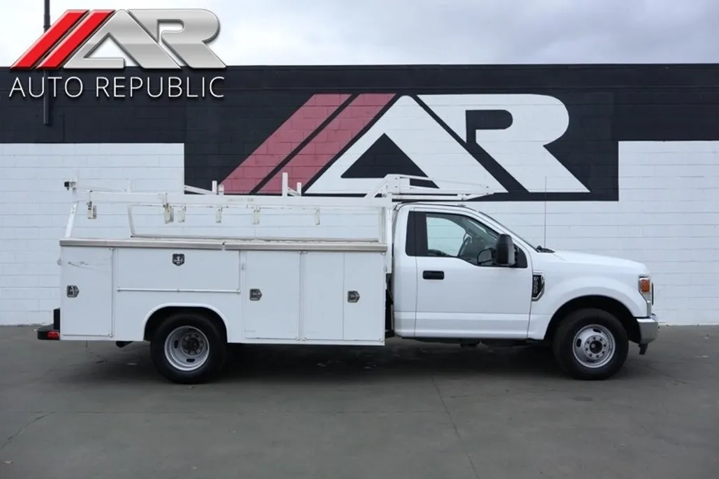 2021 Ford F-350 XL photo 1