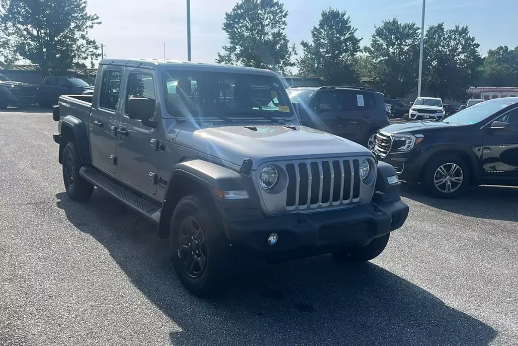 2021 Jeep Gladiator Sport photo 1