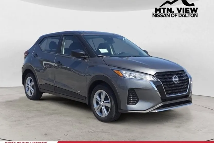 2025 Nissan Kicks Play S photo 1