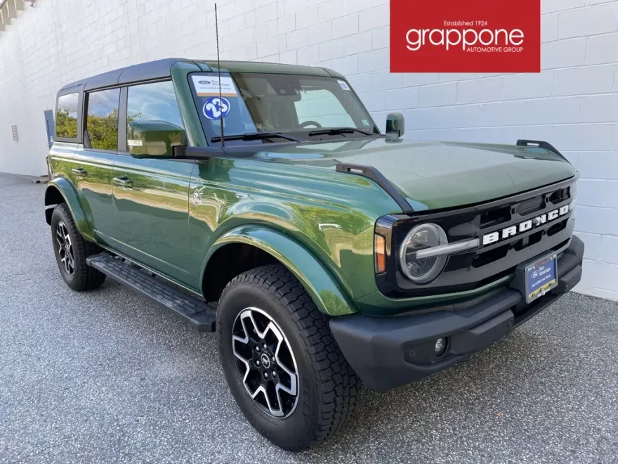 2023 Ford Bronco Outer Banks photo 1